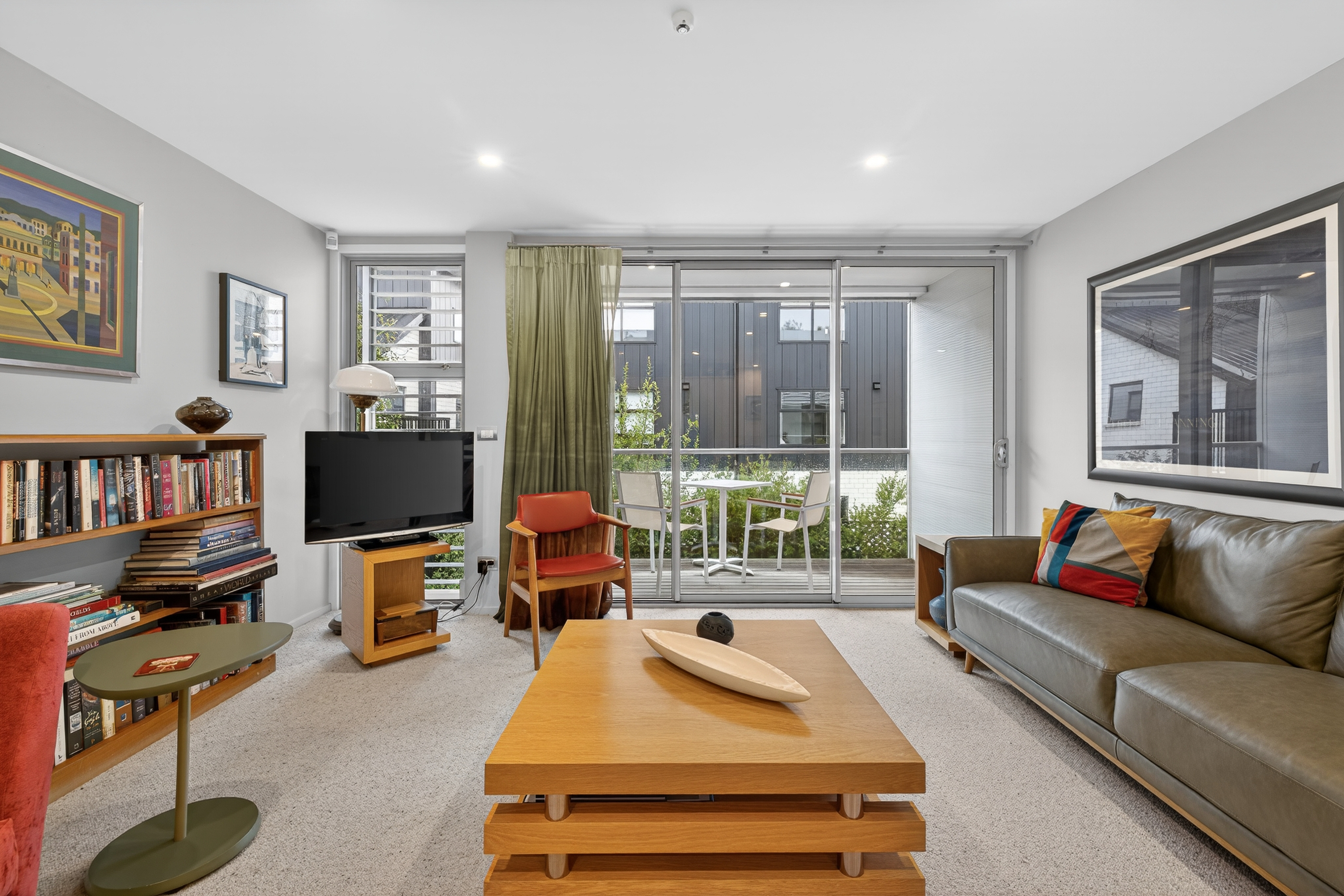 Signature Style, Premier Position + Carport property photo 4