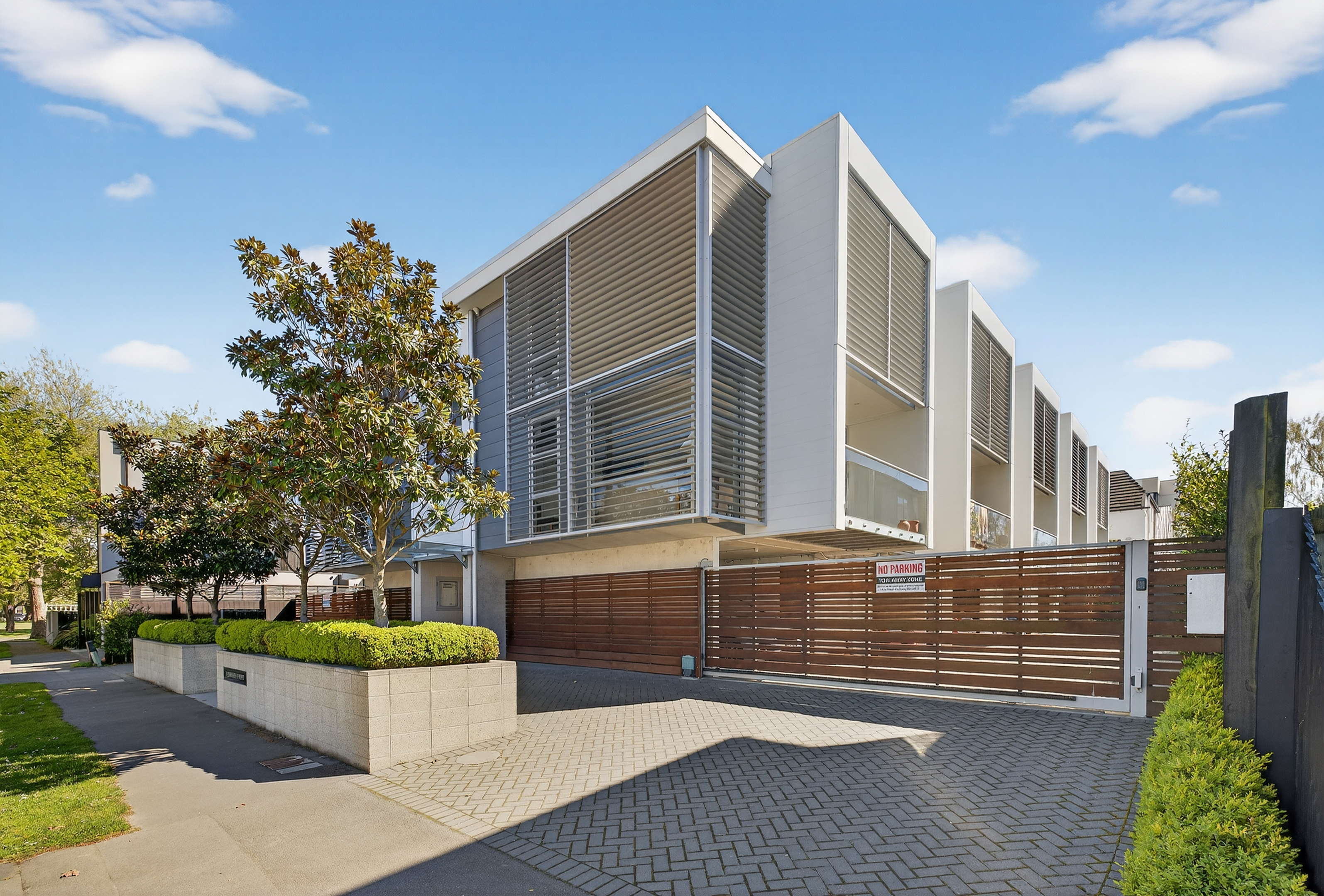 Signature Style, Premier Position + Carport - Main Photo