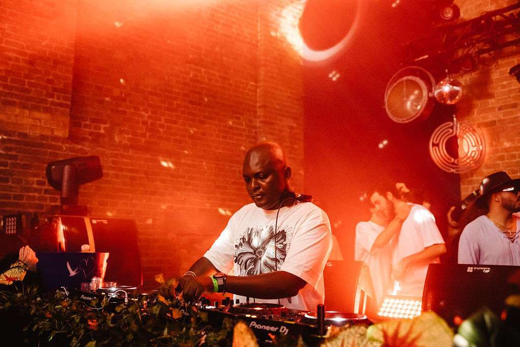 THEMBA & Caiiro at Village Underground 