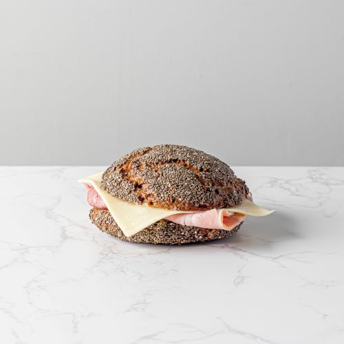 Chia Rye Roll with Ham & Gou­da