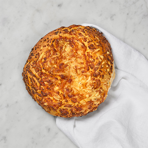 Focaccia med tomat og ost