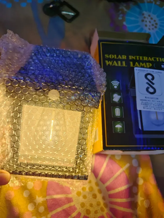 solar wall lamp
