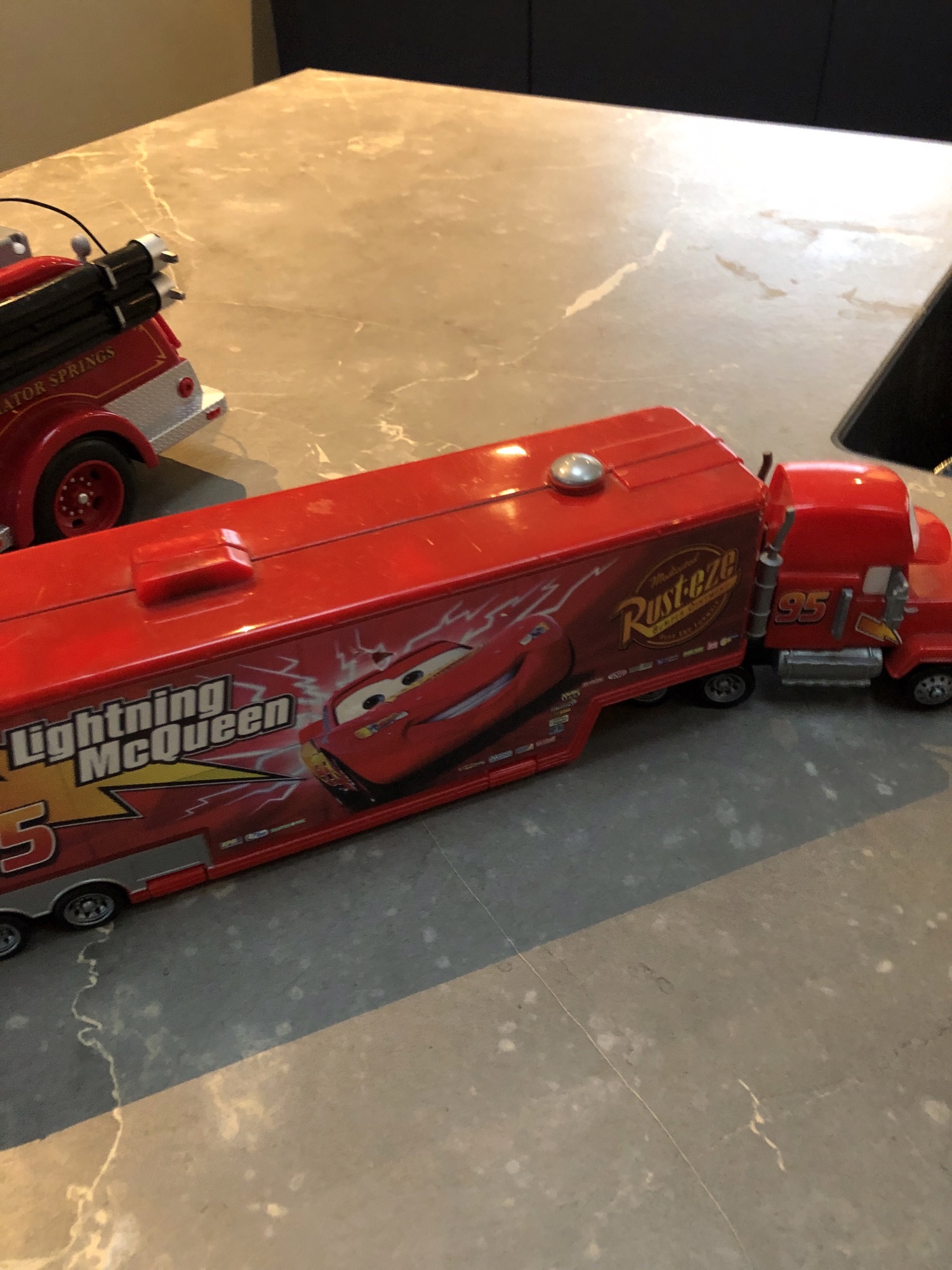 Disney Pixar Cars Mack med bilvask