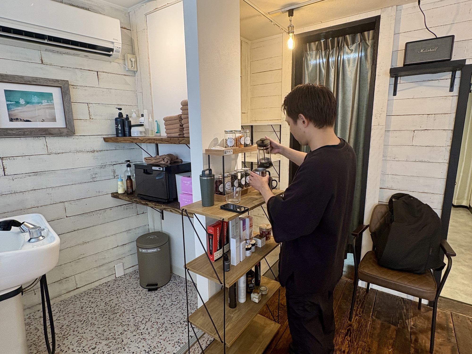 注いていでいる様子