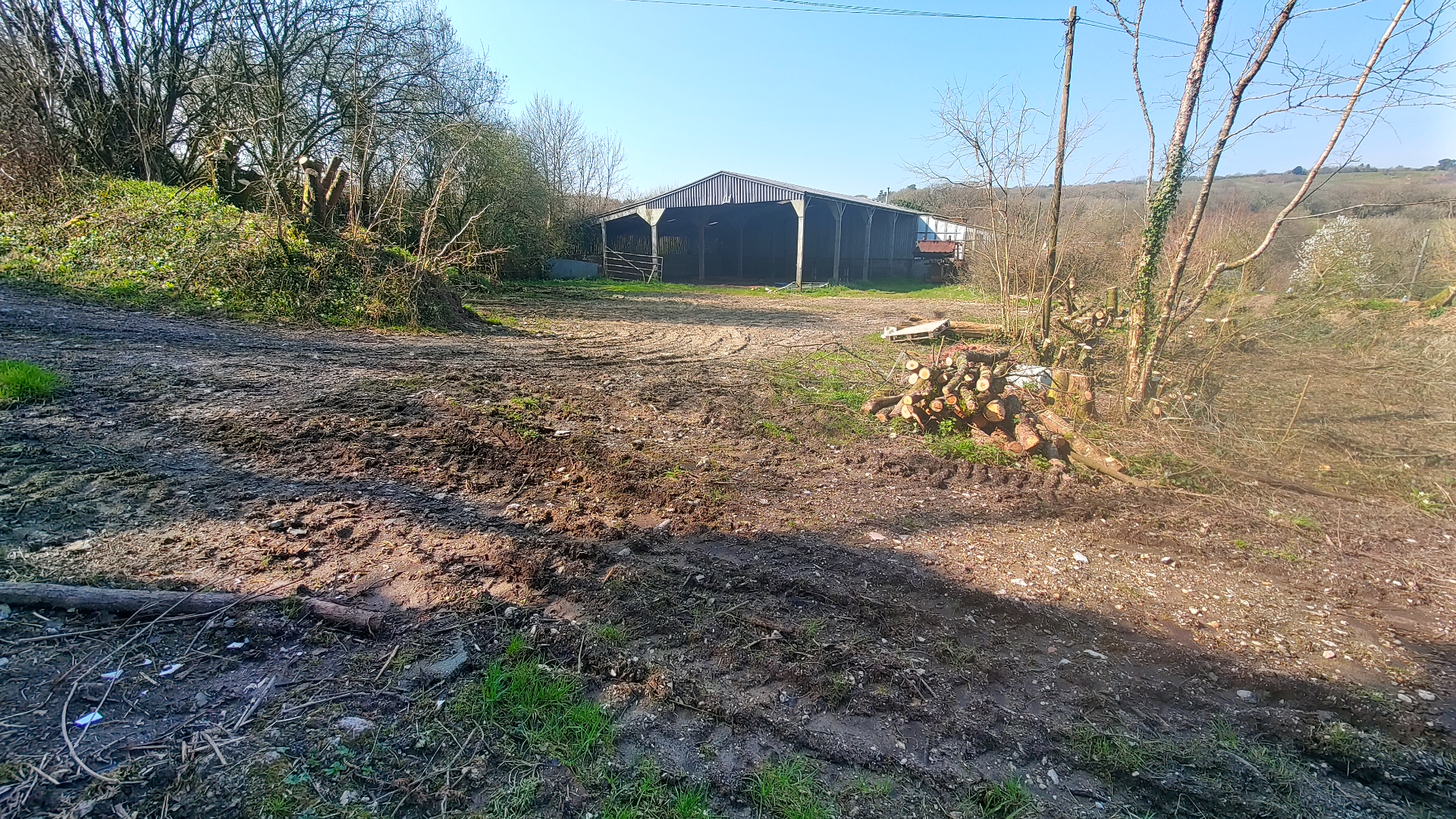 Barn and 20 acres - ListingImage 3