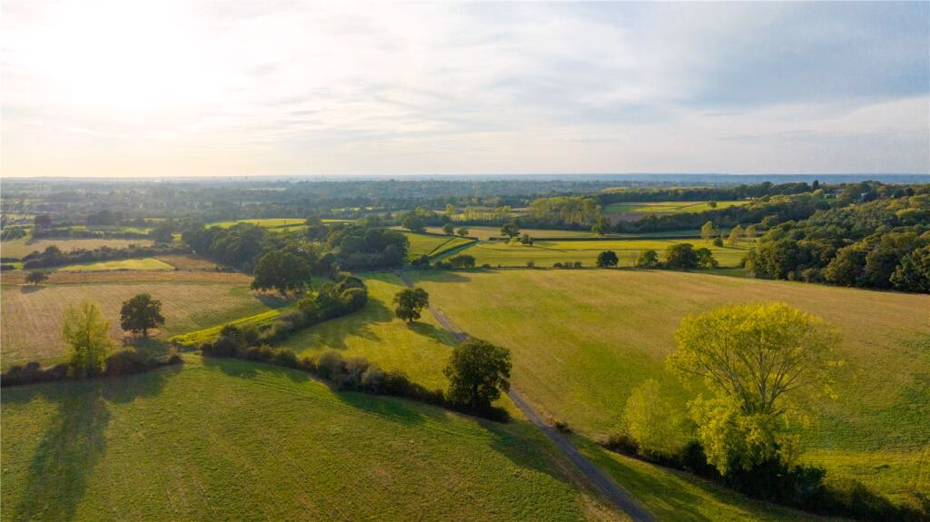 Land for sale - Image 1