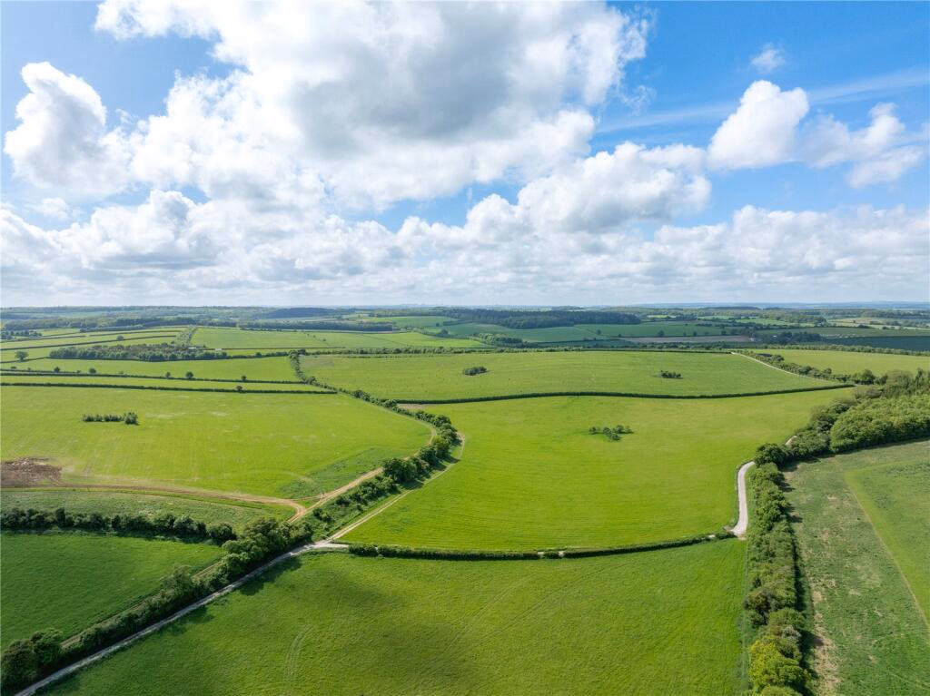 Land for sale - Image 1