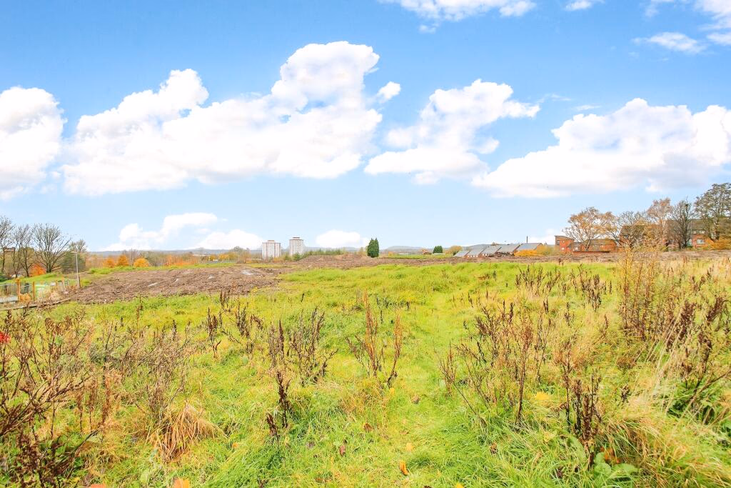 Land for sale - Image 1