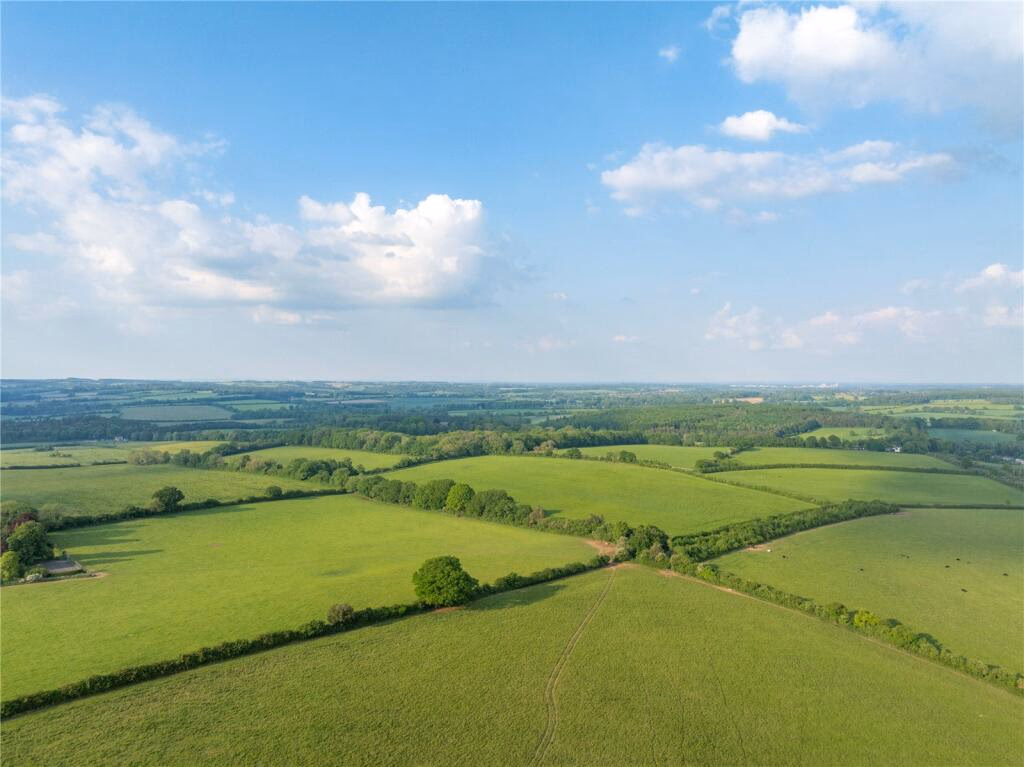 Land for sale - Image 1