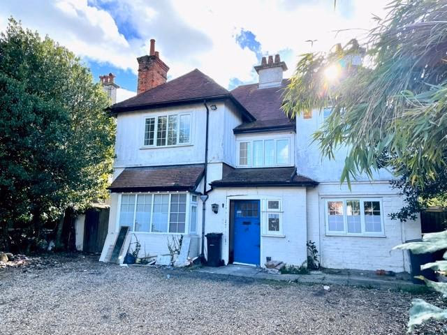 Land for sale - Image 1