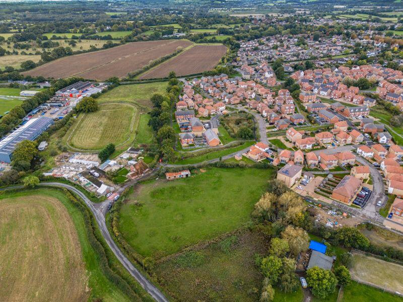 Plot for sale - Image 1