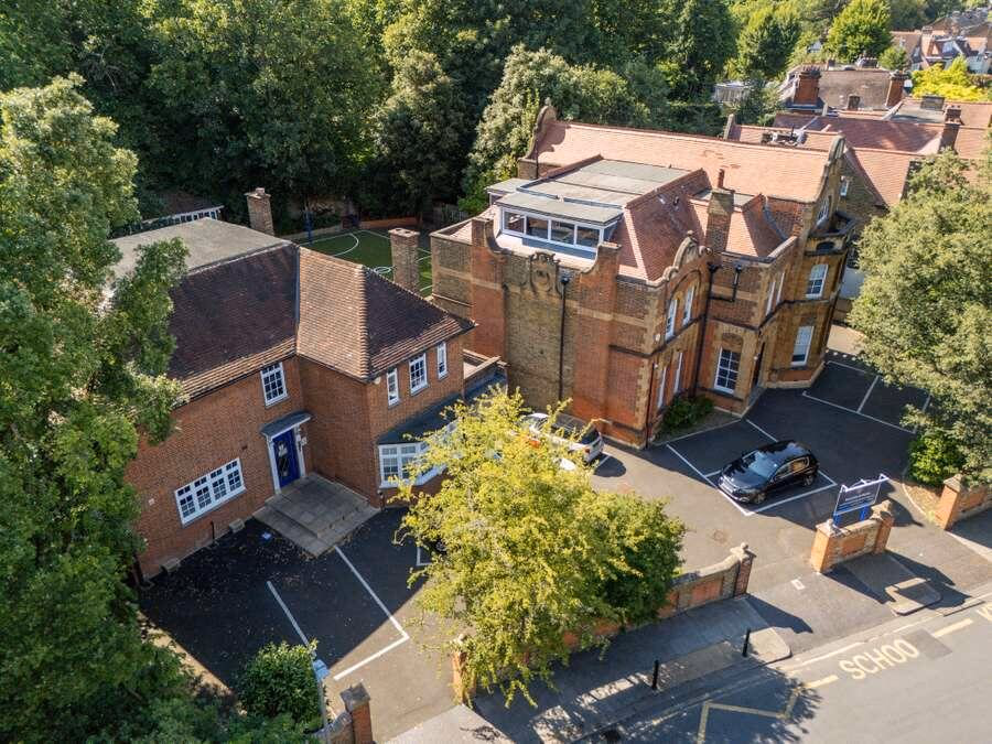 Land for sale - Image 1