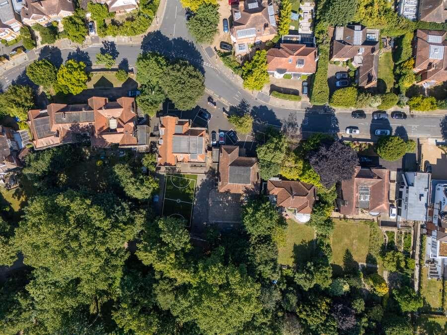 Land for sale - Image 2