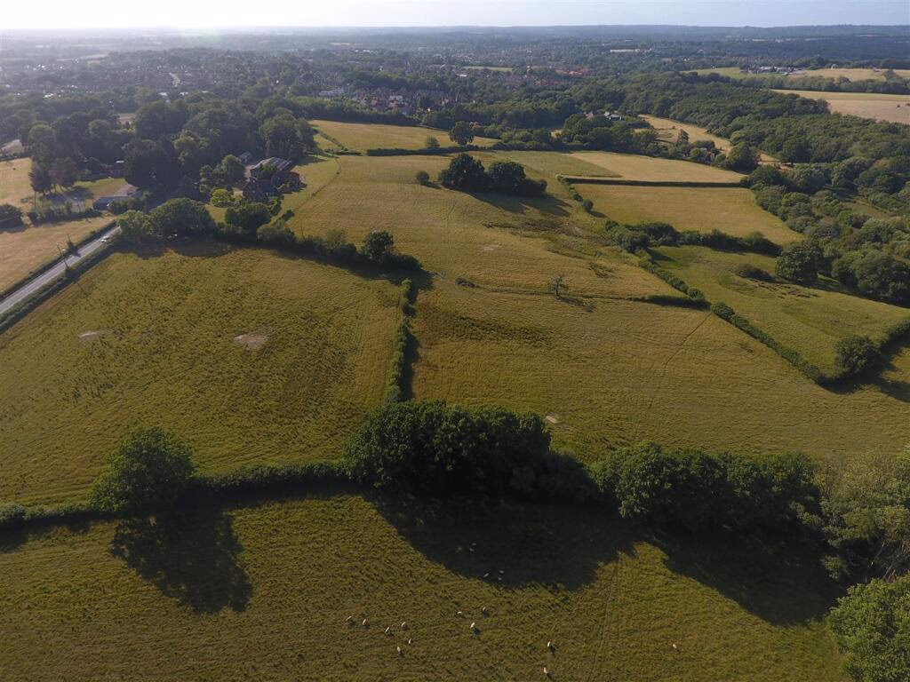 Plot for sale - Image 1