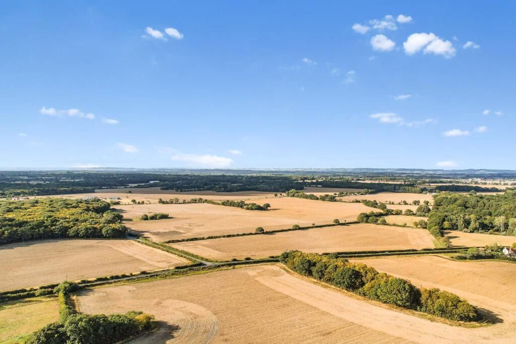 Land for sale - Image 1