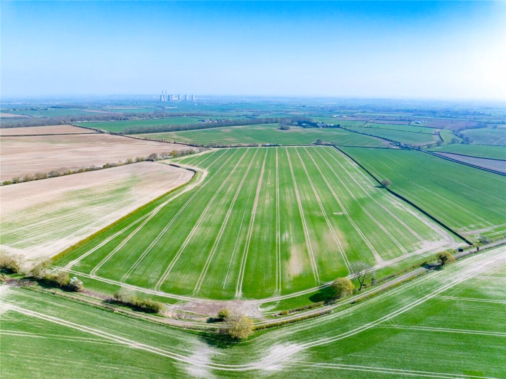 Land for sale - Image 1