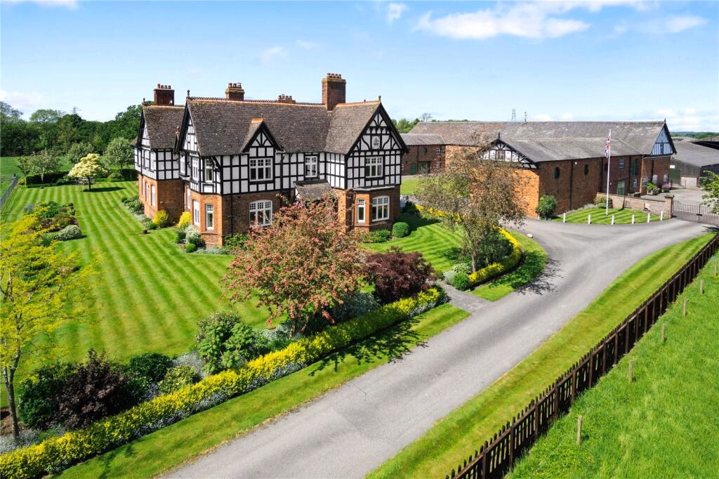 Land for sale - Image 1