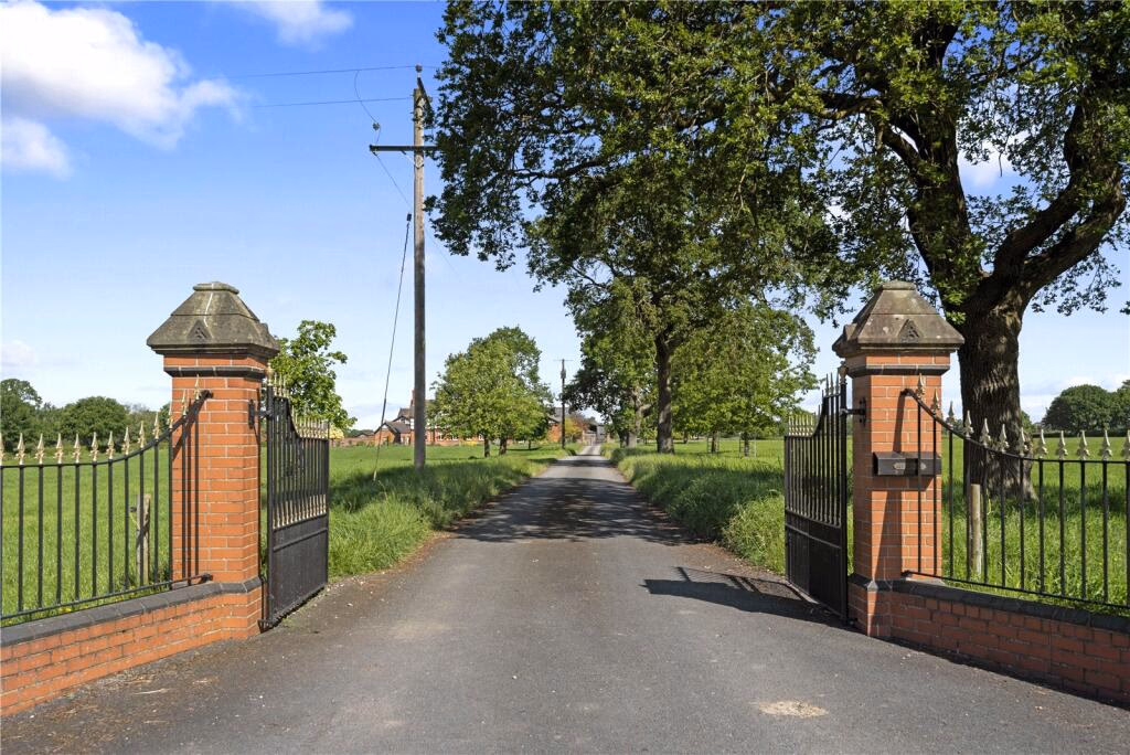 Land for sale - Image 3