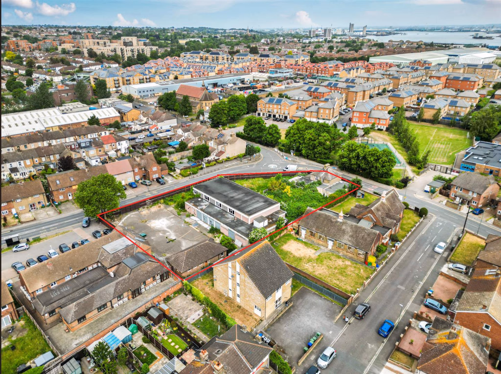 Plot for sale - Image 2