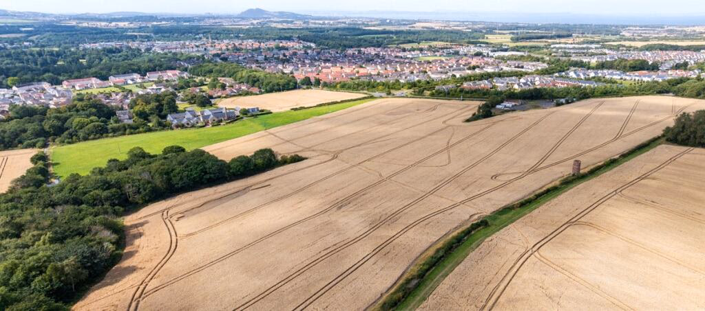 Land for sale - Image 1