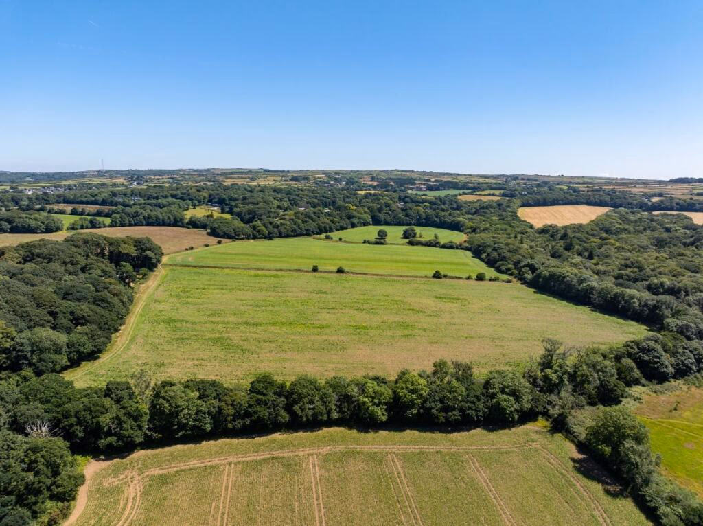 Land for sale - Image 1