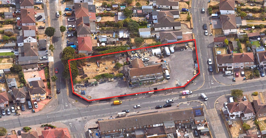 Land for sale - Image 1