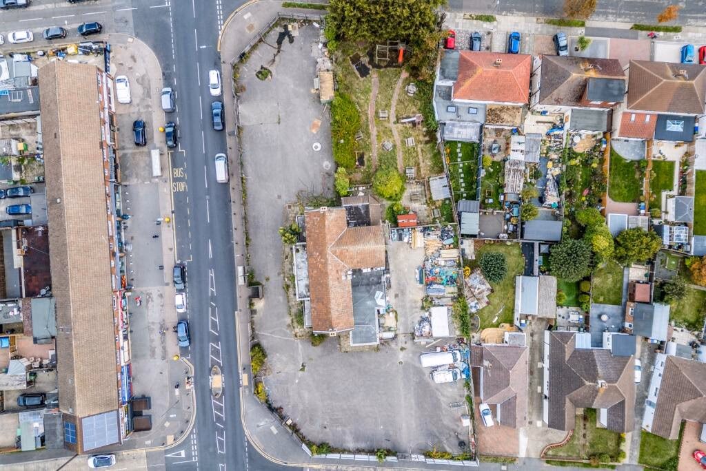 Land for sale - Image 2