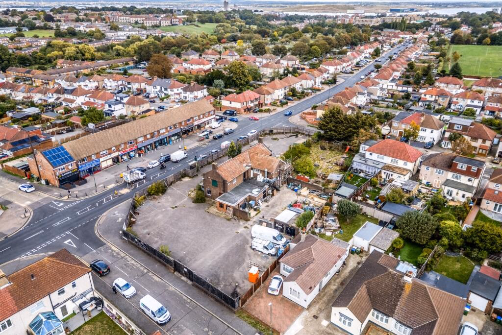 Land for sale - Image 3