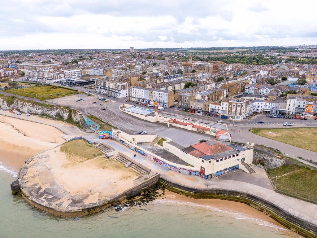 Land for sale - Image 3