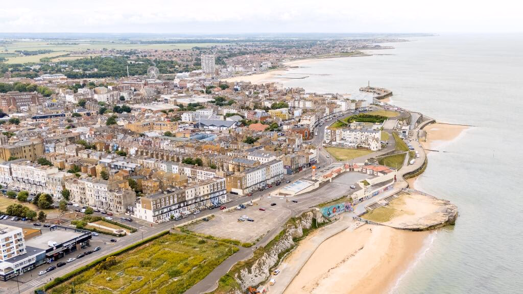 Land for sale - Image 4