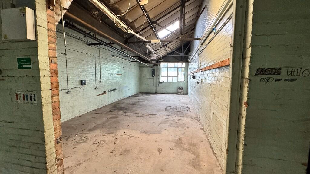 Land for sale - Image 2