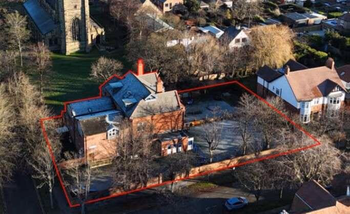 Land for sale - Image 1