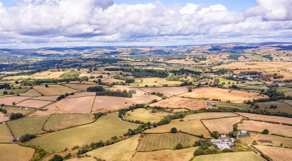 Land for sale - Image 2