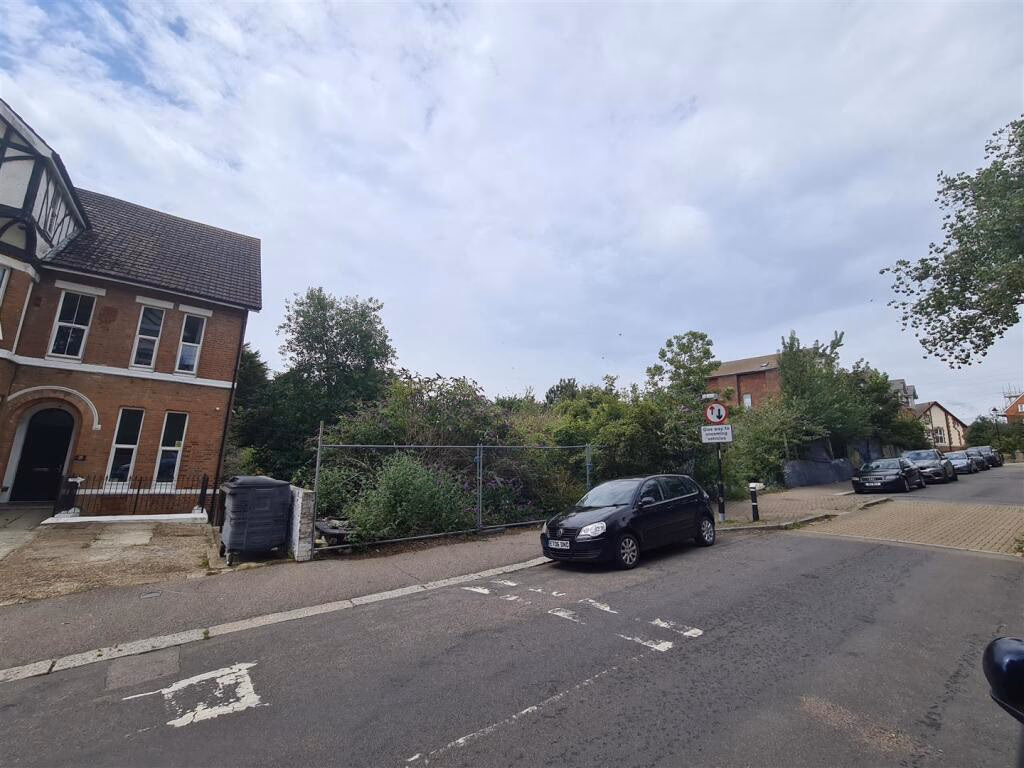 Plot for sale - Image 4