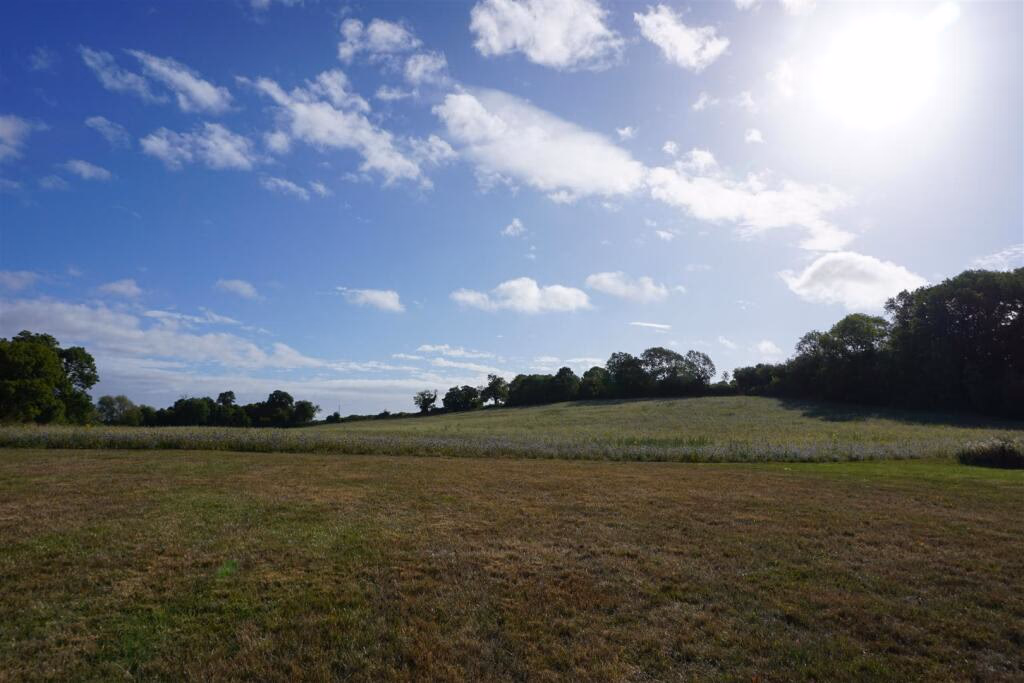 Land for sale - Image 2