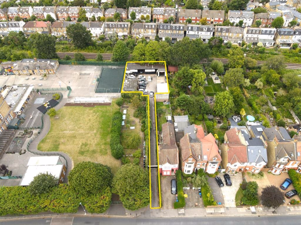 Plot for sale - Image 1