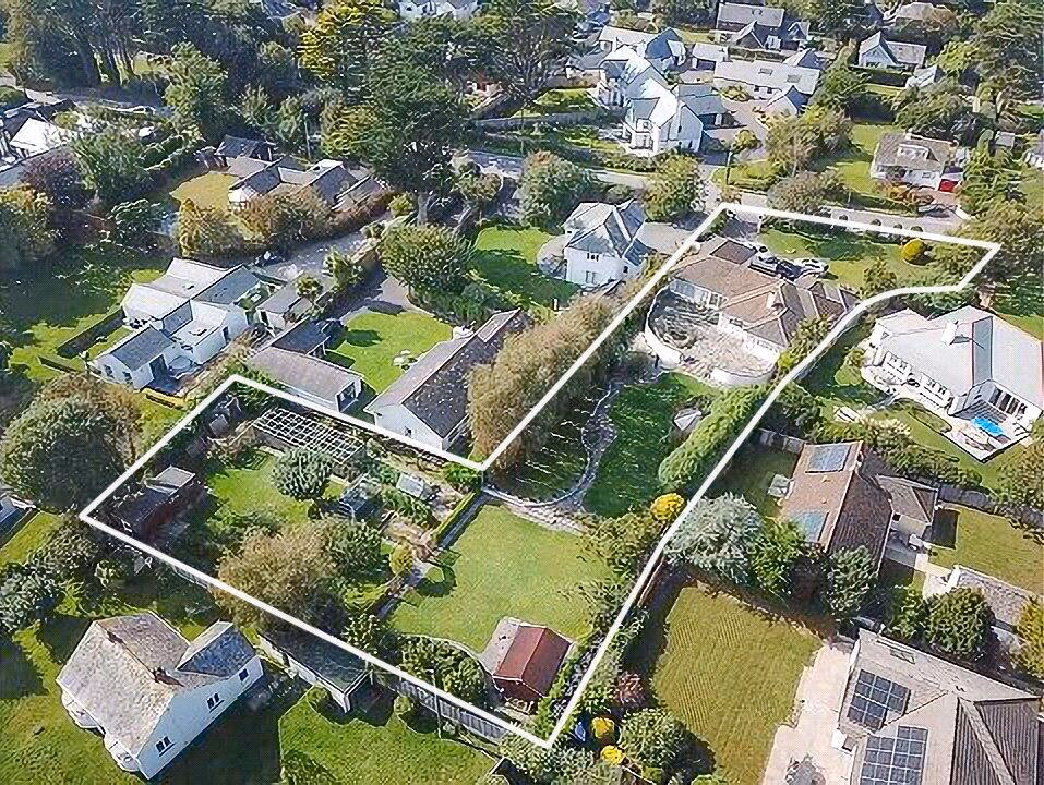 Land for sale - Image 2