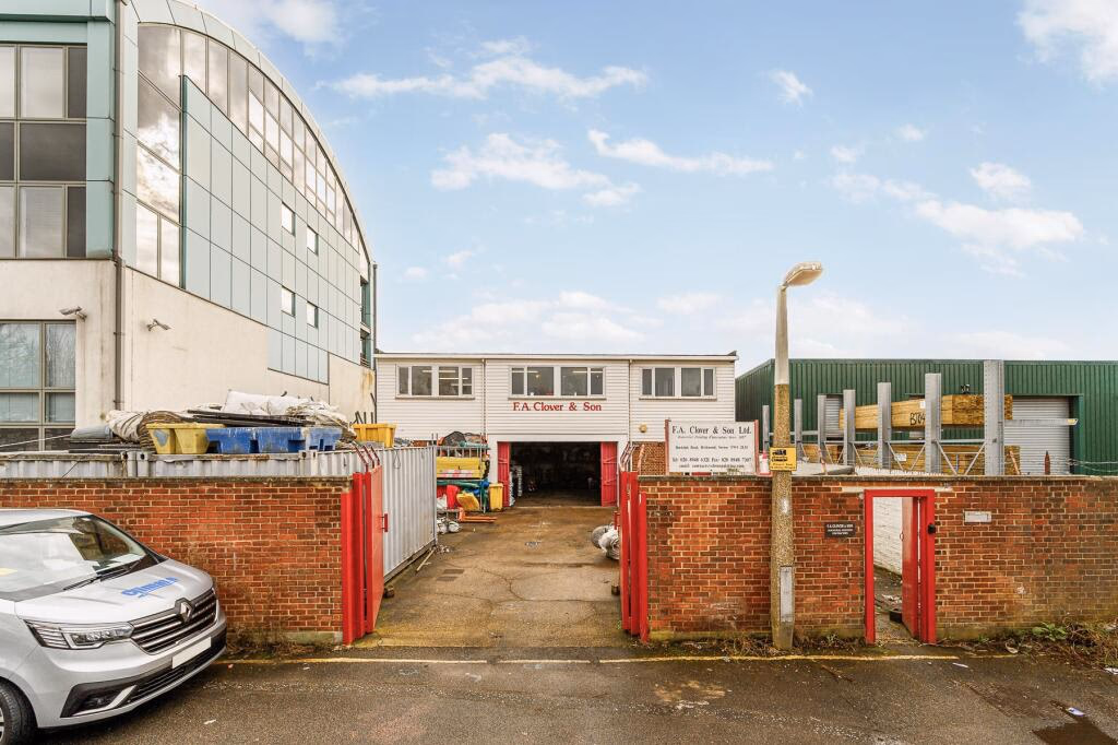 Land for sale - Image 1