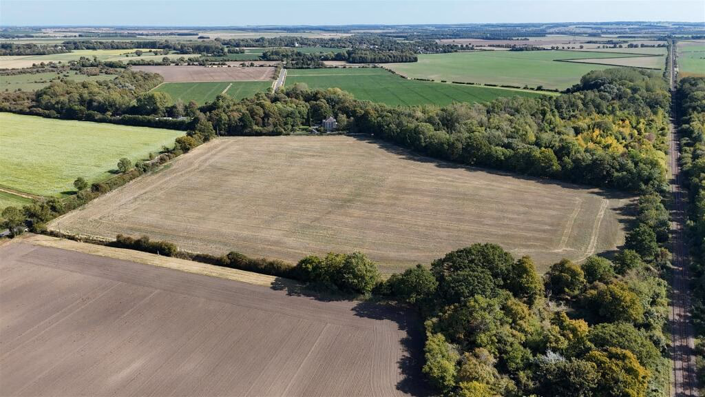 Land for sale - Image 2