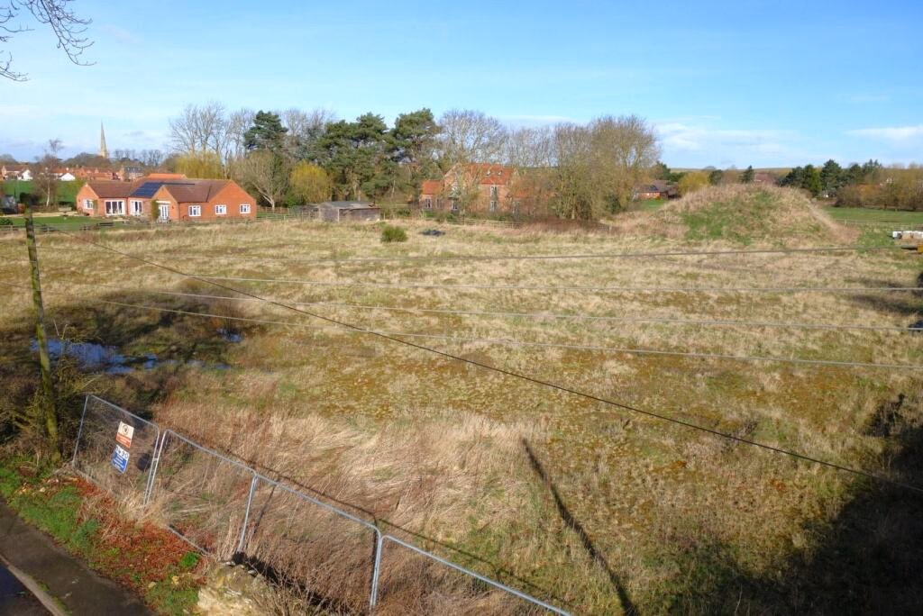 Plot for sale - Image 1