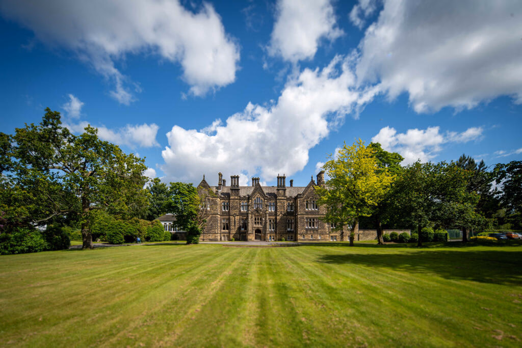 Land for sale - Image 2