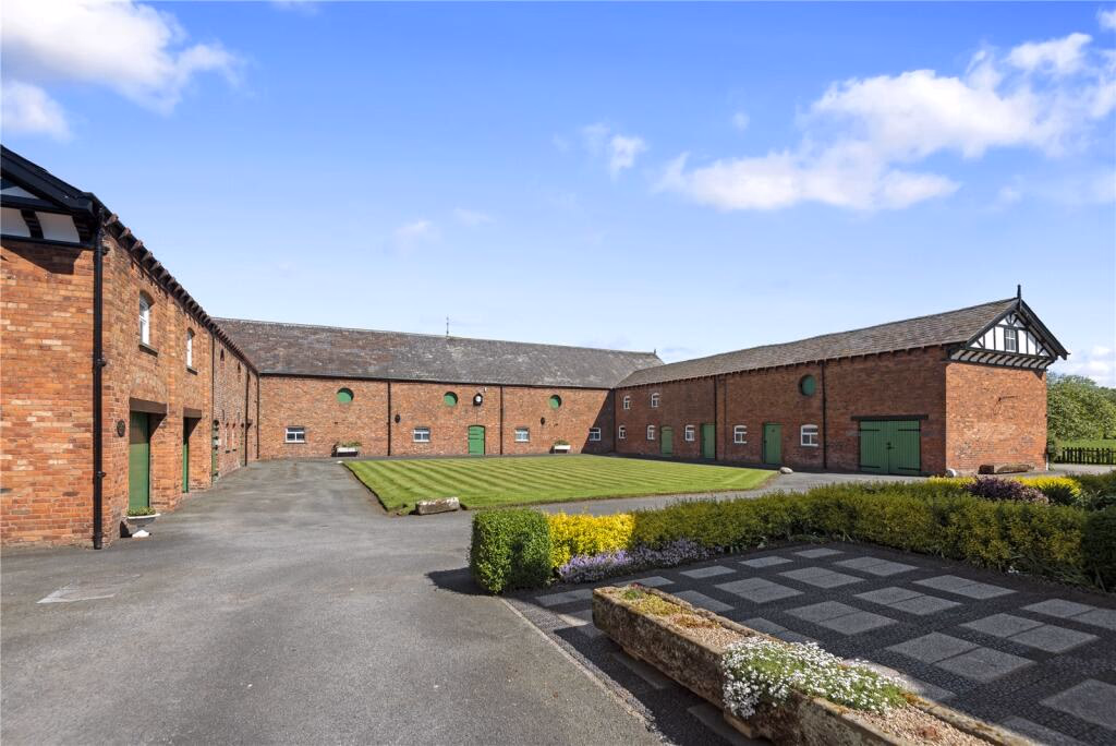 Plot for sale - Image 1