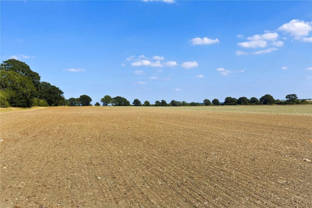 Land for sale - Image 1