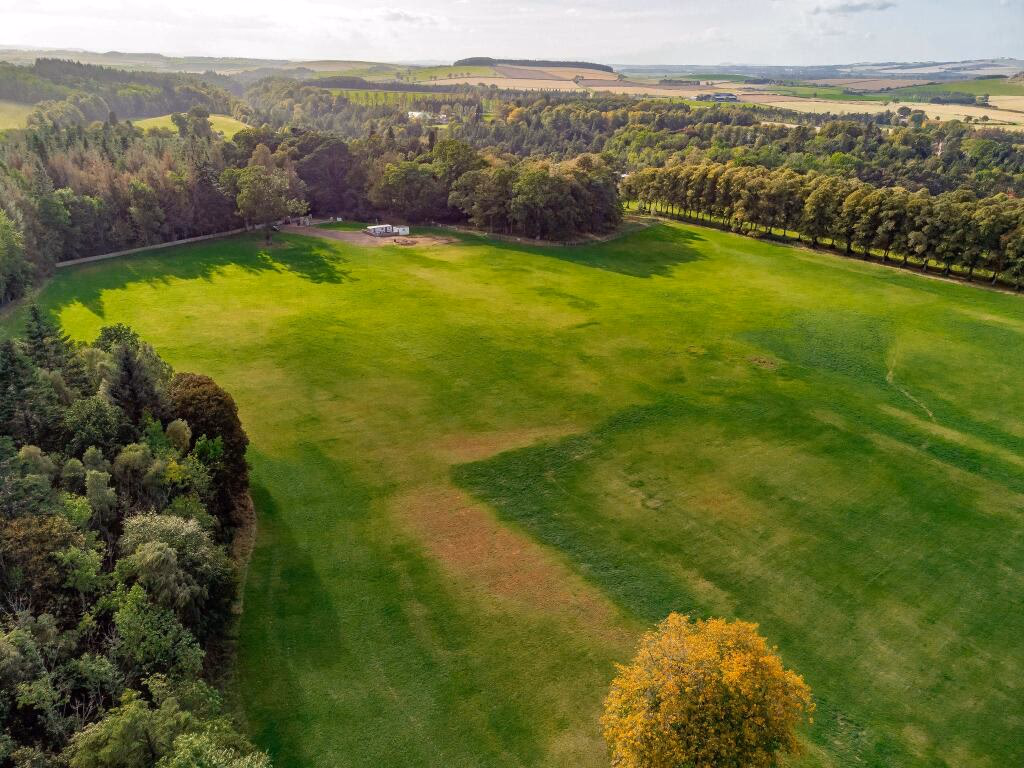 Land for sale - Image 1