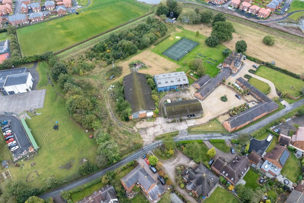 Land for sale - Image 2