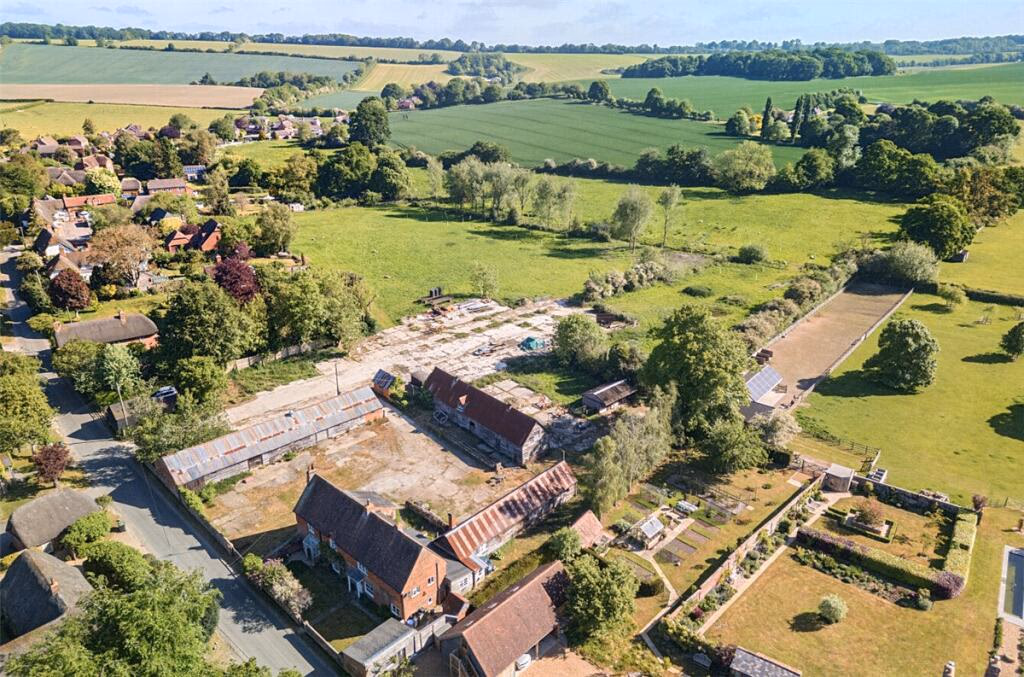 Land for sale - Image 1