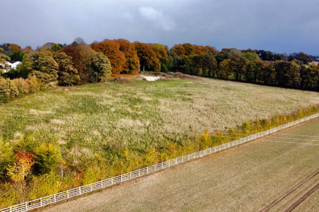 Land for sale - Image 2