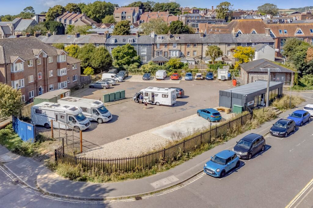 Land for sale - Image 1