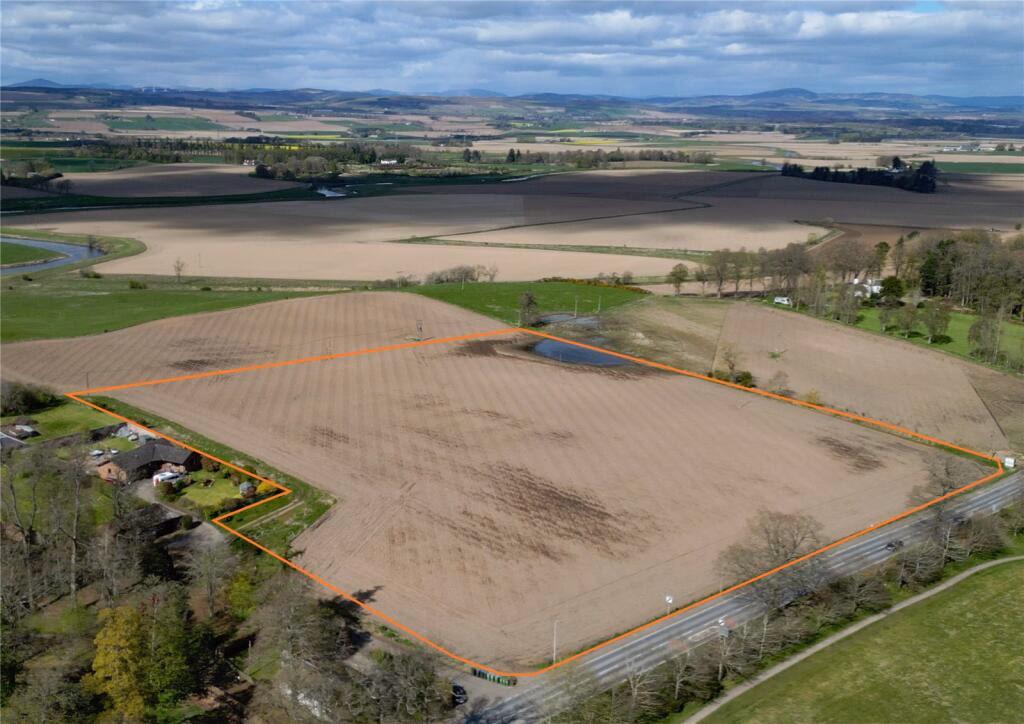 Land for sale - Image 1