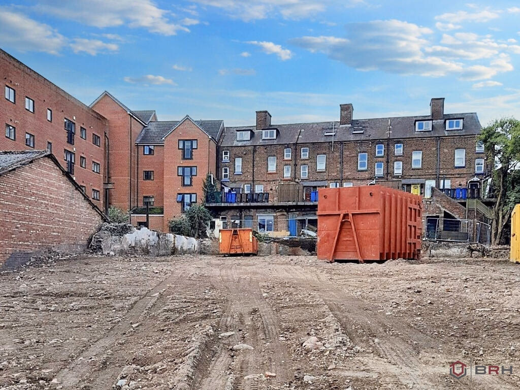 Land for sale - Image 2